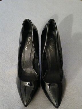 Black Patent Pointed-Toe Pumps